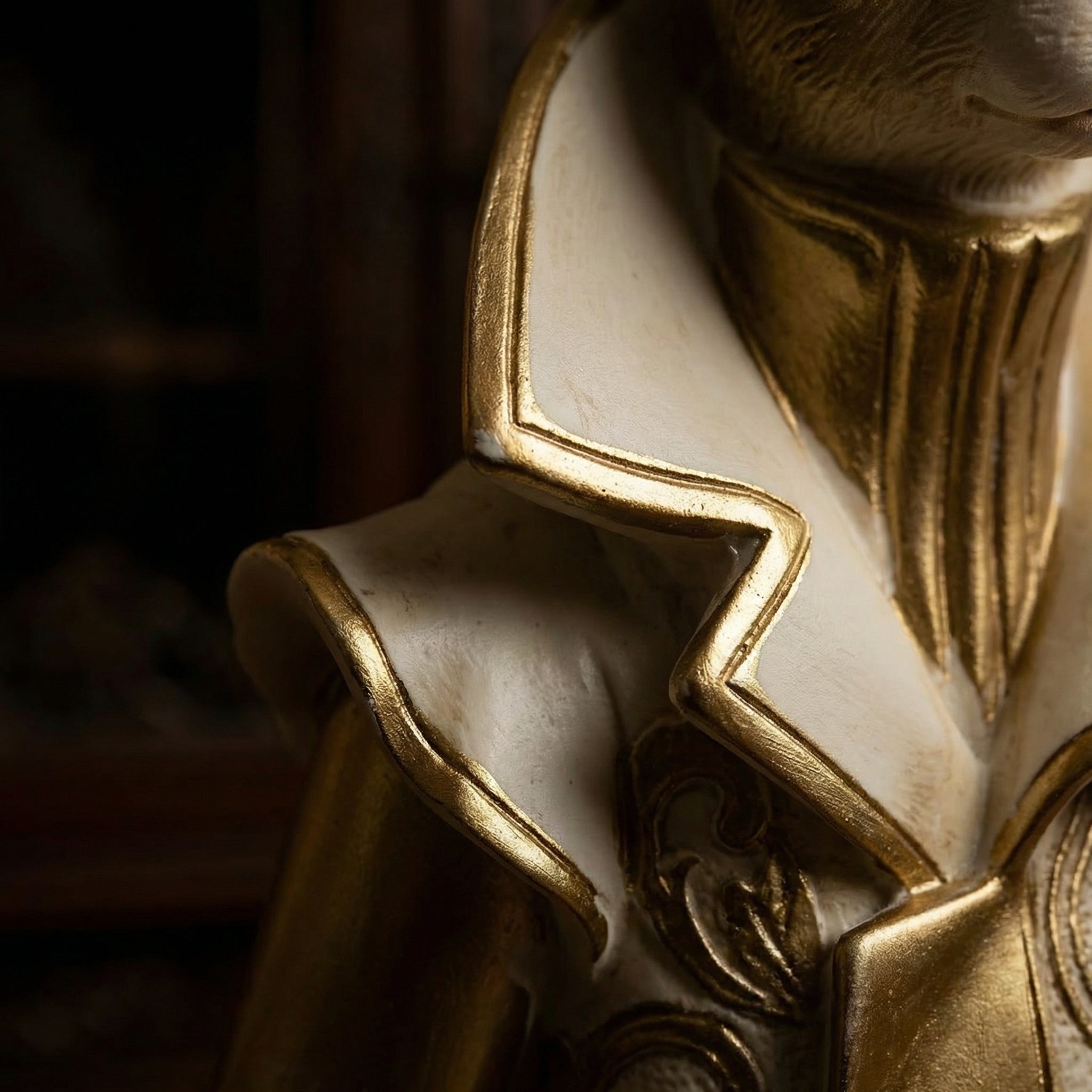 Regal Heirloom Rabbit Figurine