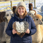 🕊️ Handmade birdhouse made of alpaca fiber in the shape of a hear